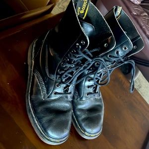 Doc Marten Made in England 10 Eyelet